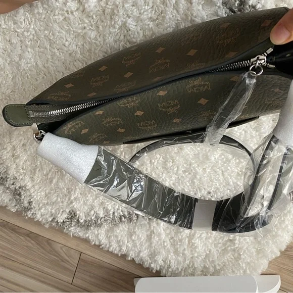 MCM Medium Aren VI Leather Hobo Bag - Picture 12 of 13